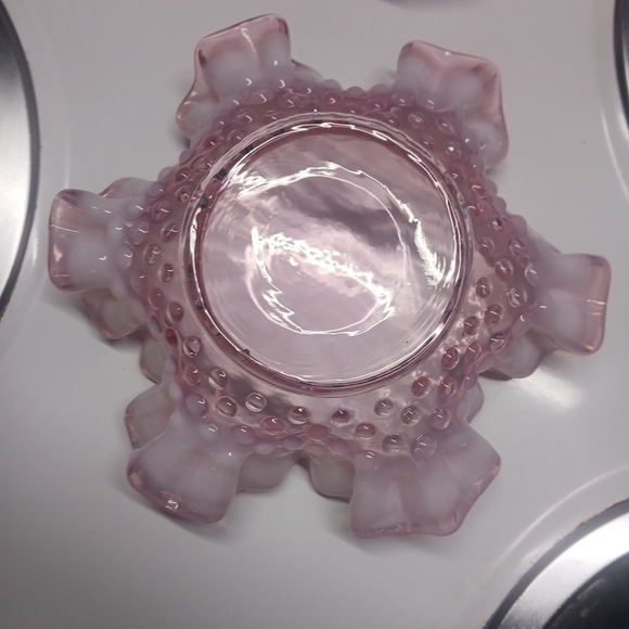 Pink Ruffled Glass Bowls - Picture 4 of 4